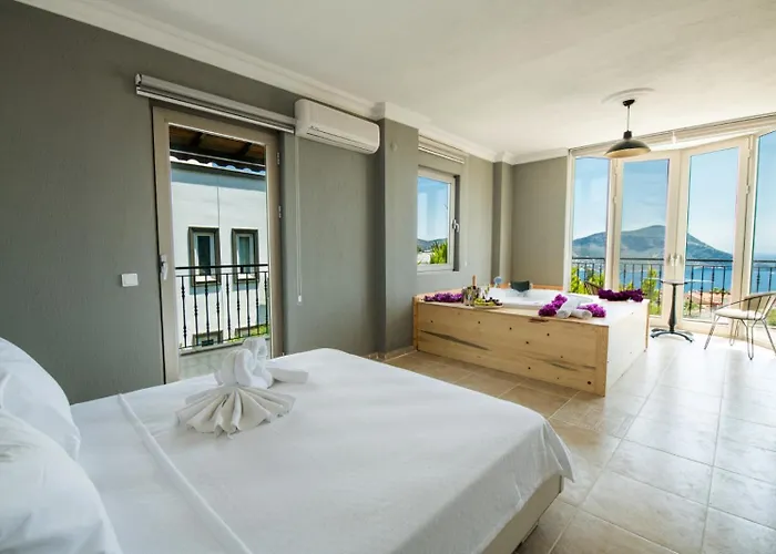 Kalkan Merkezde Deniz Manzarali Villa